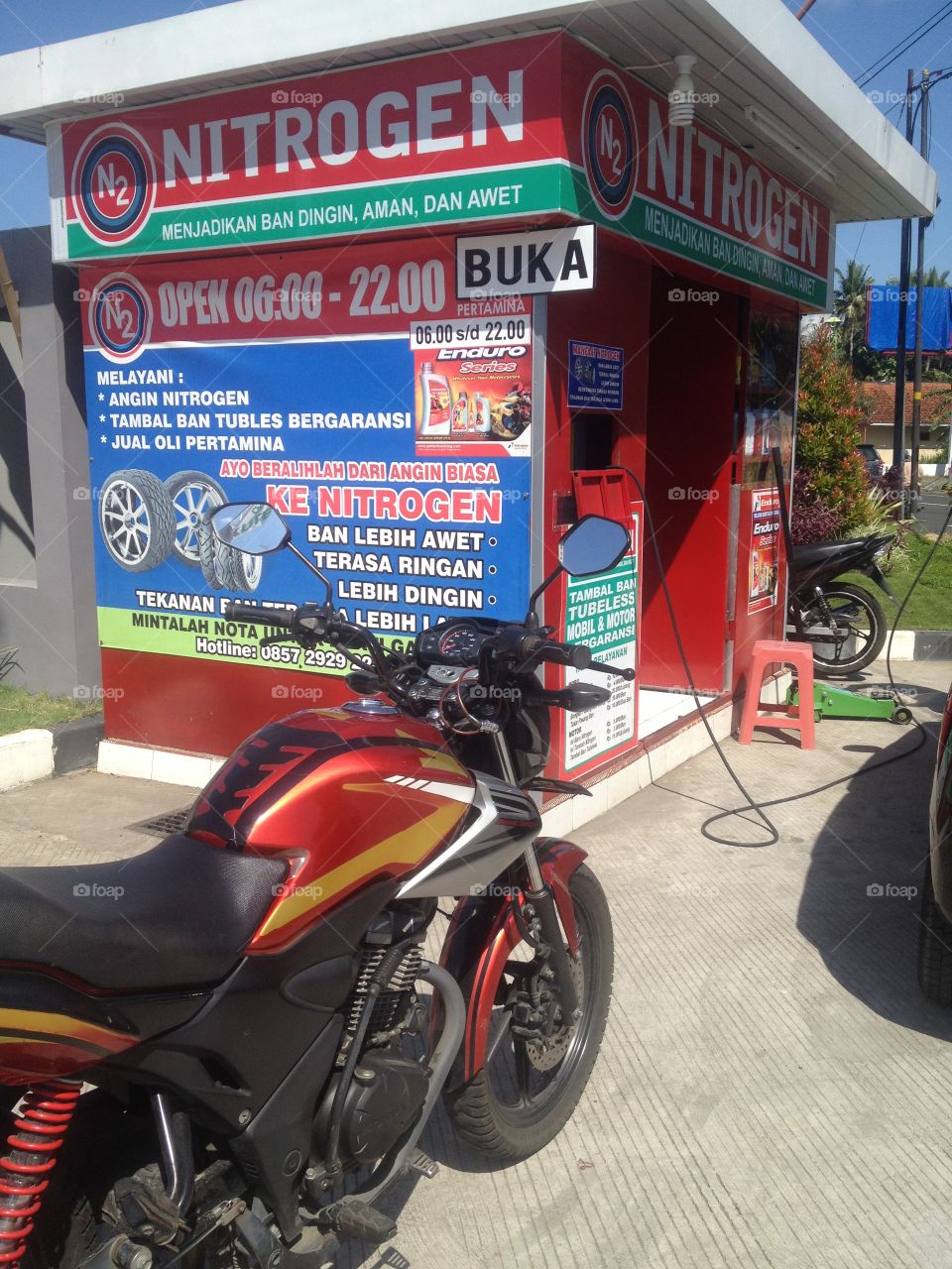 Motobike
Motocycle
Bike
Nitrogen
Gas station