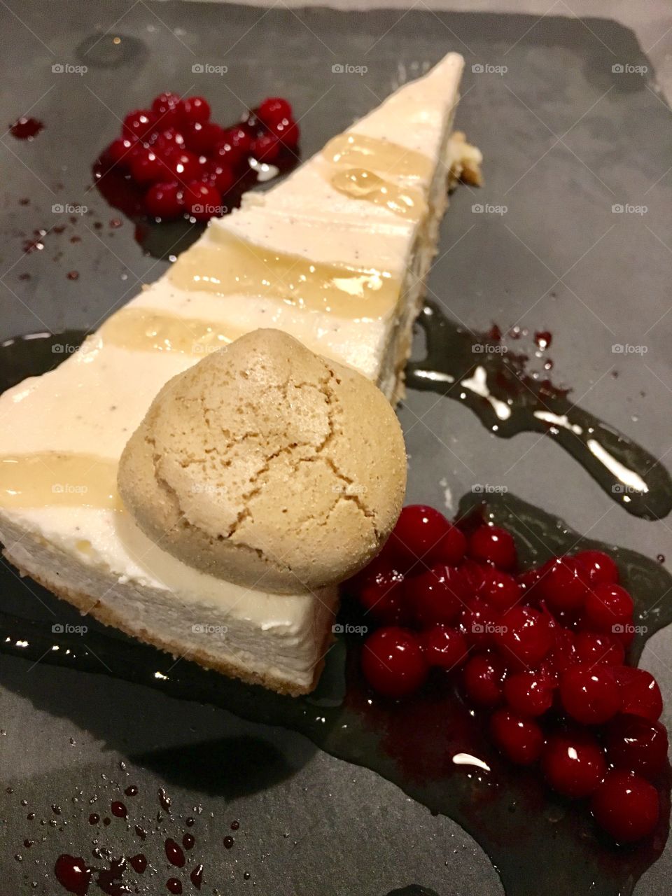 Cheescake with lingonberry