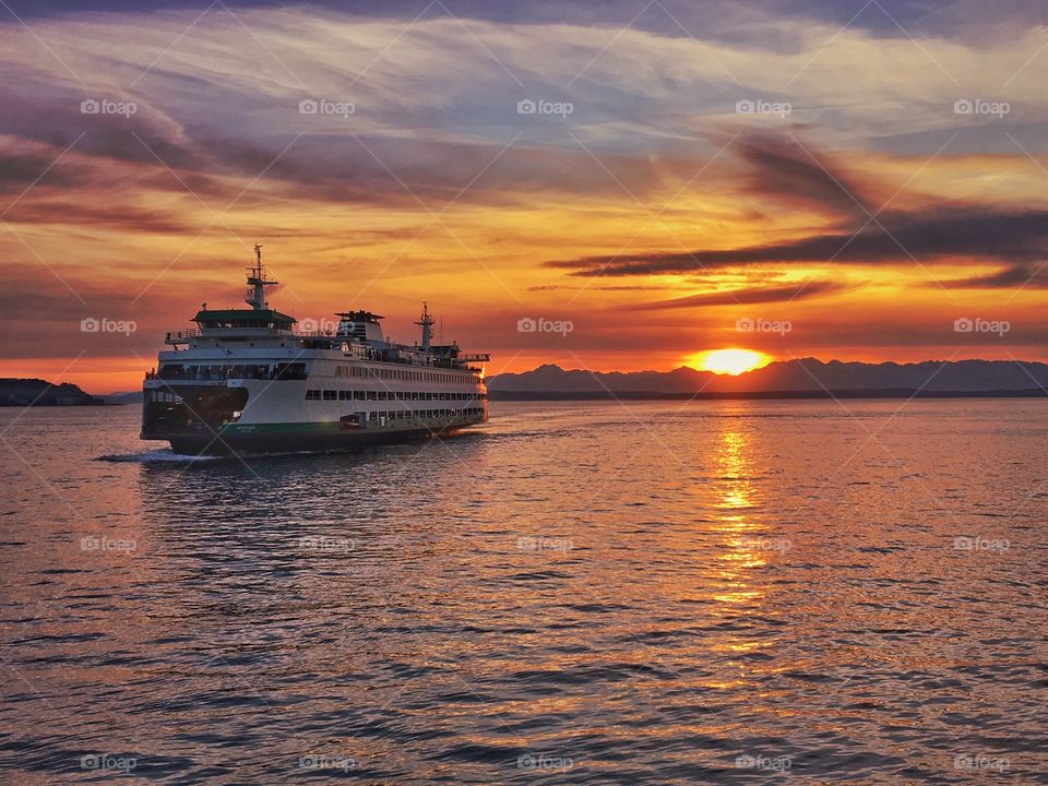 Seattle - Bainbridge Island Ferry at Sunset 