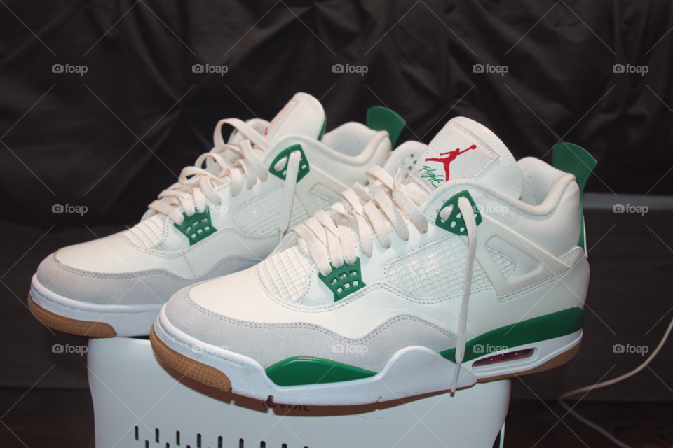 Jordan 4 pine green 