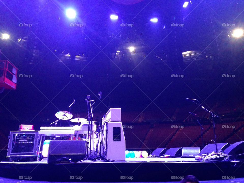 Concert stage. Foo fighters in the round Dave Grohl's birthday bash!