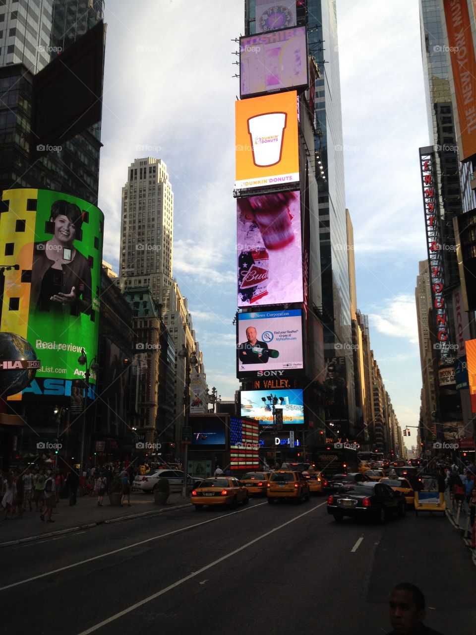 New York shows its most vibrant side in the iconic Times Square. The essence of chaotic beauty is in every corner of this place! 