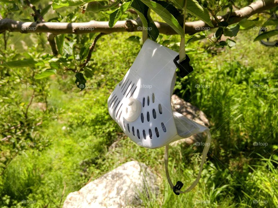 Unmaking the mask with fresh air