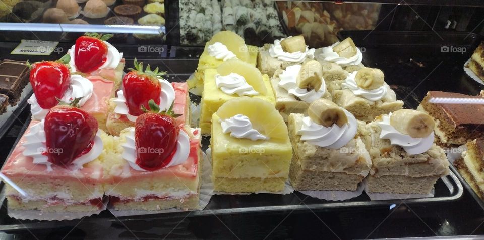 Rectangle cakes🟥🍰 here's some of my displayed desserts at work 🥰 taken with an iphone14 📸❤️