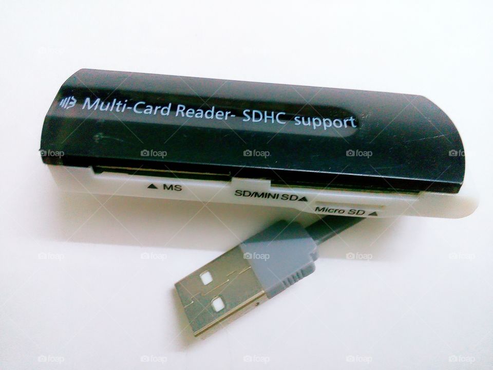 Multi card reader SDHC support