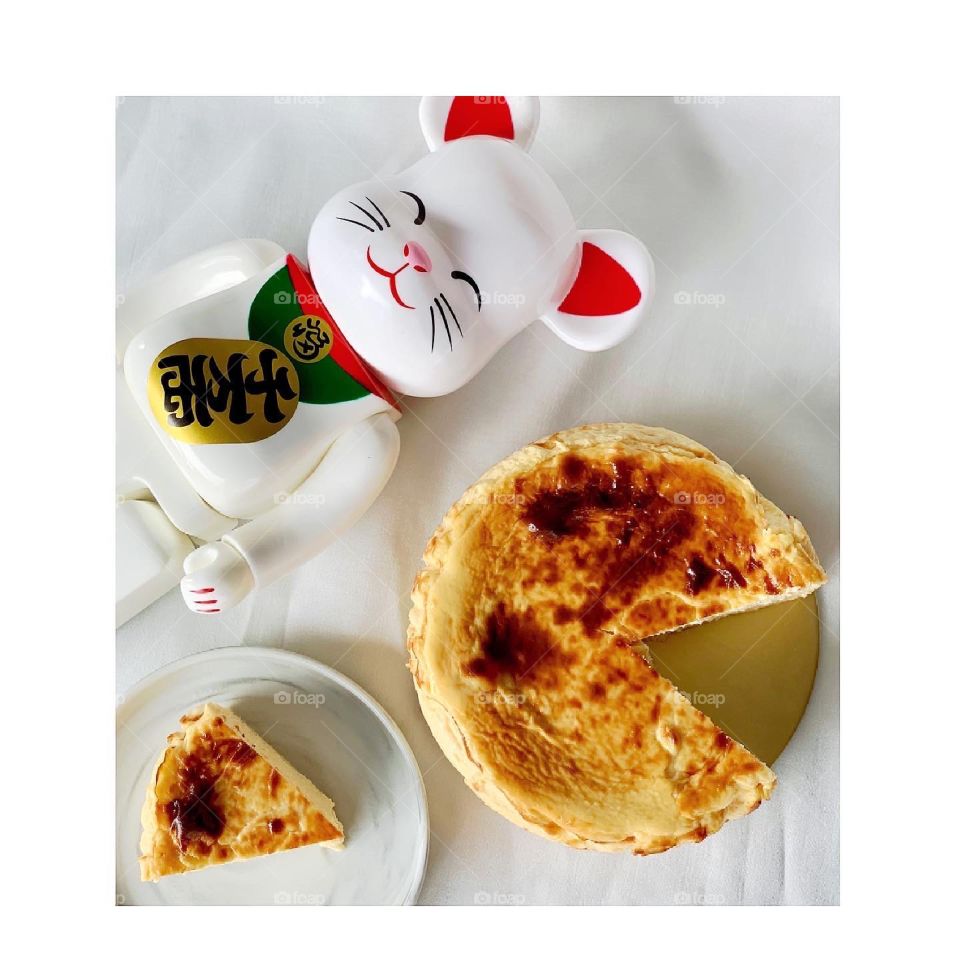 Delicious homemade Burnt cheesecake 