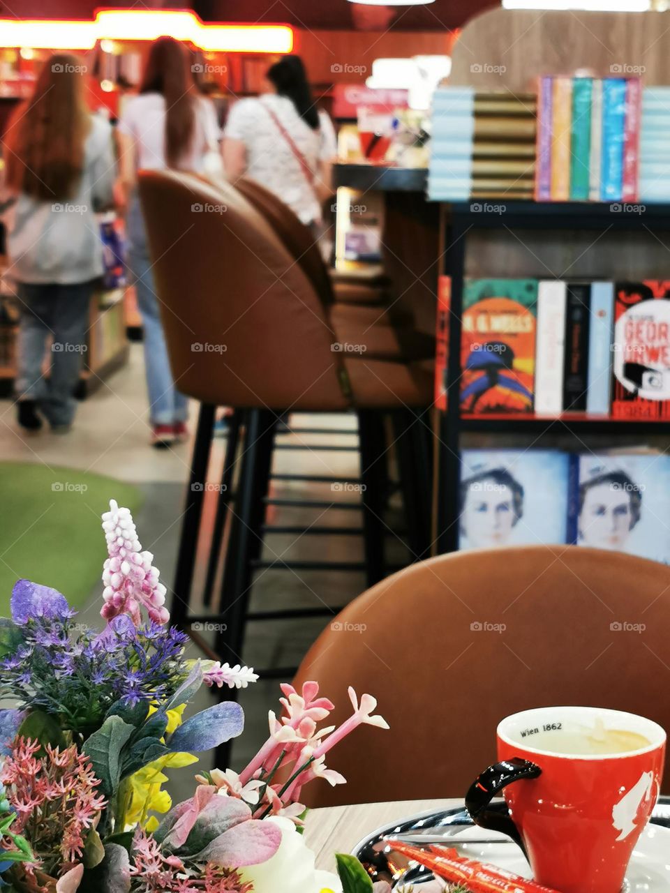 Nice atmosphere in the bookstore café