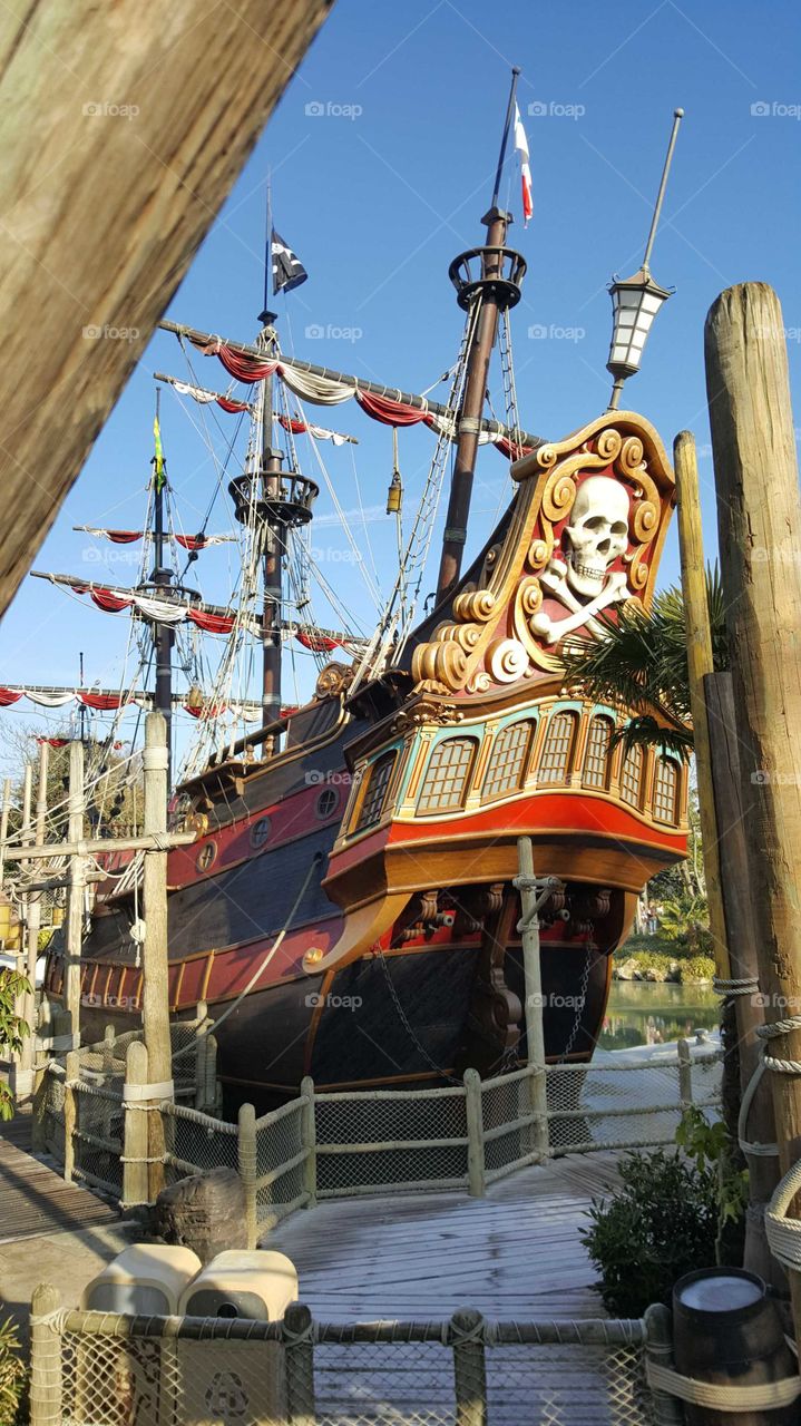 Pirates of Caribbean! It is a amazing ship , isn't? Jump inside and be ready for the adventure!!