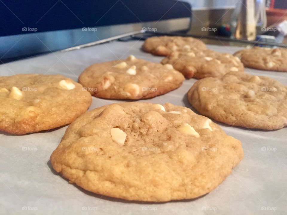 White chocolate and macadamia cookies. 🍪