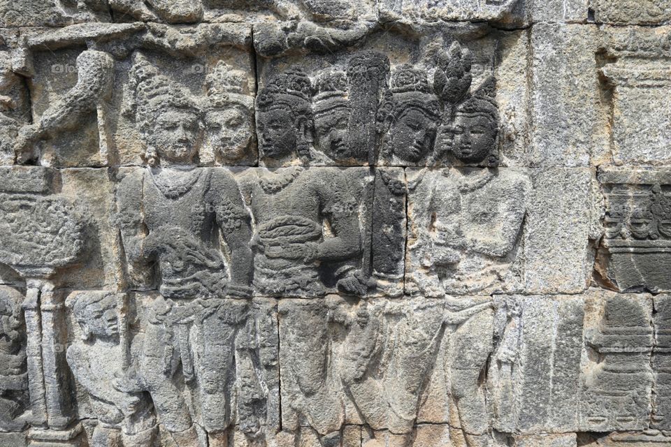 relief di tembok candi borobudur