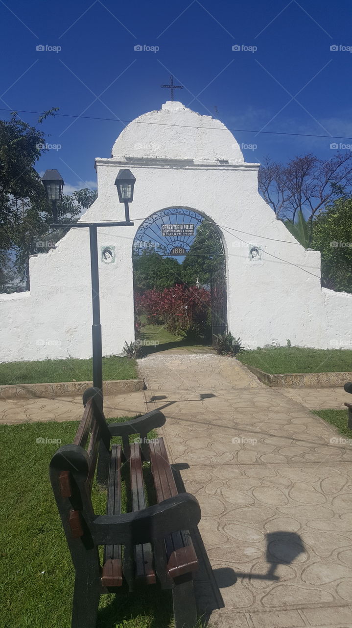 Entrada viejo cementerio, Trujillo, Honduras