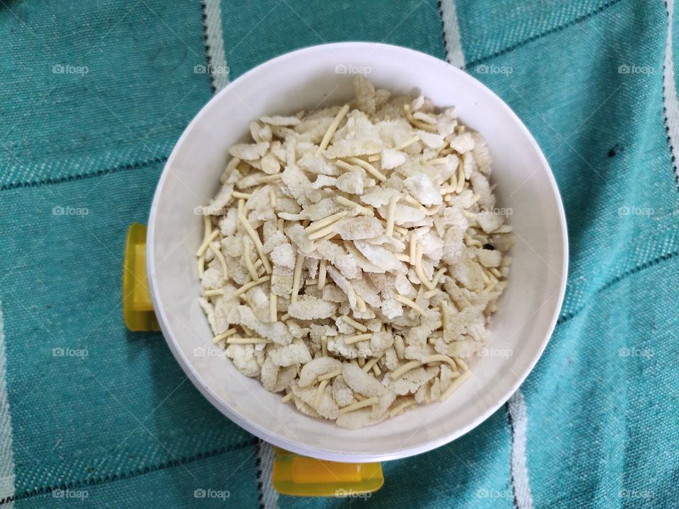 Lite Chiwda
indian snack
ingredients Rice,Namkeen
Amazing taste