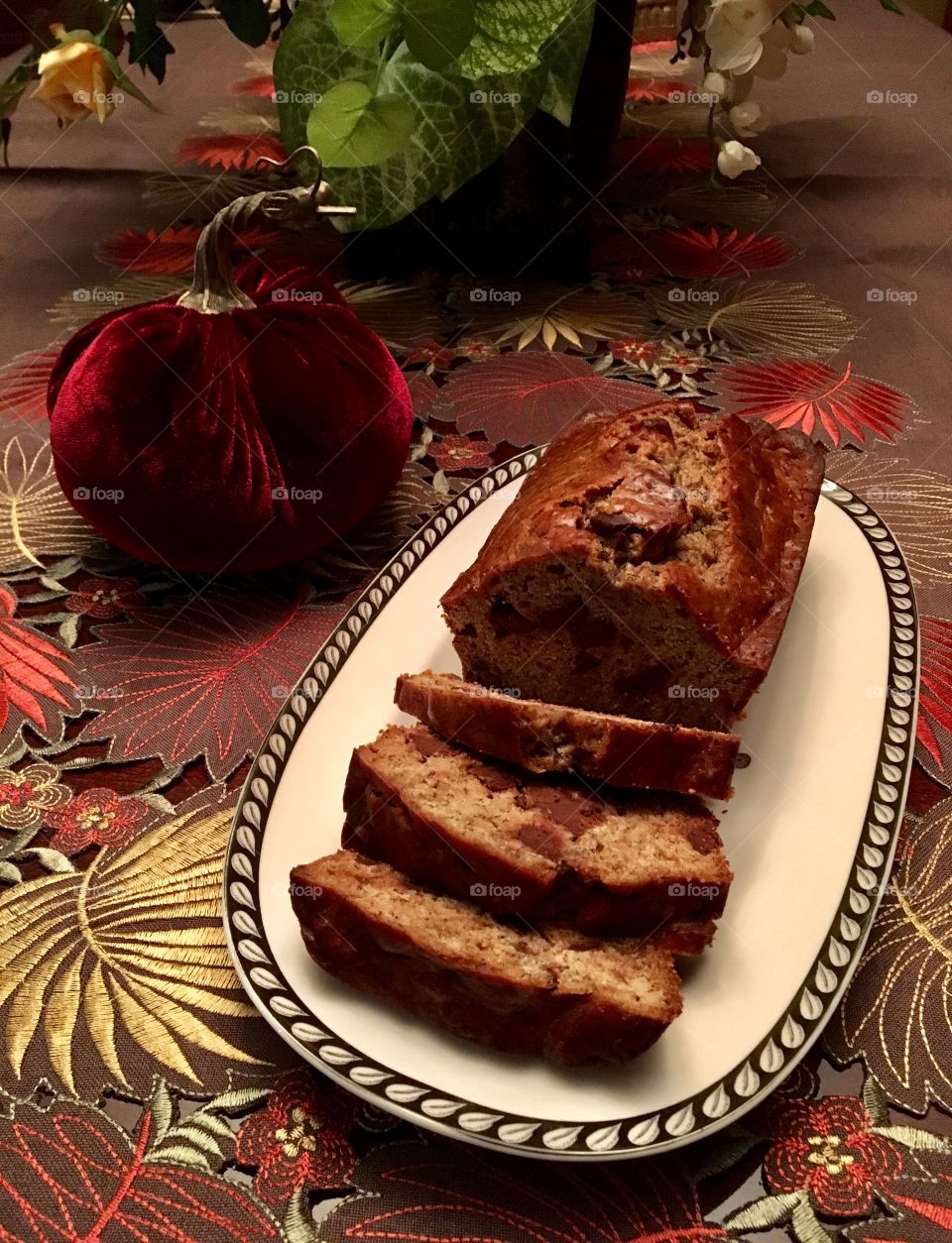 Banana bread with chocolate chunks 