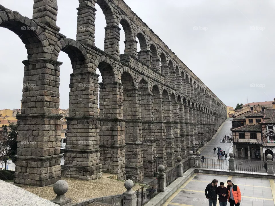 Puente de era antigua 