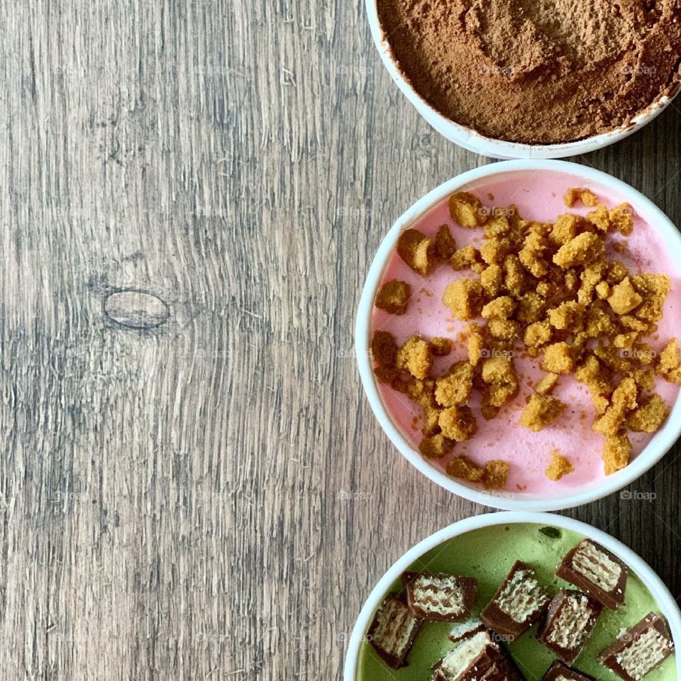 Ice cream to cool off summer 