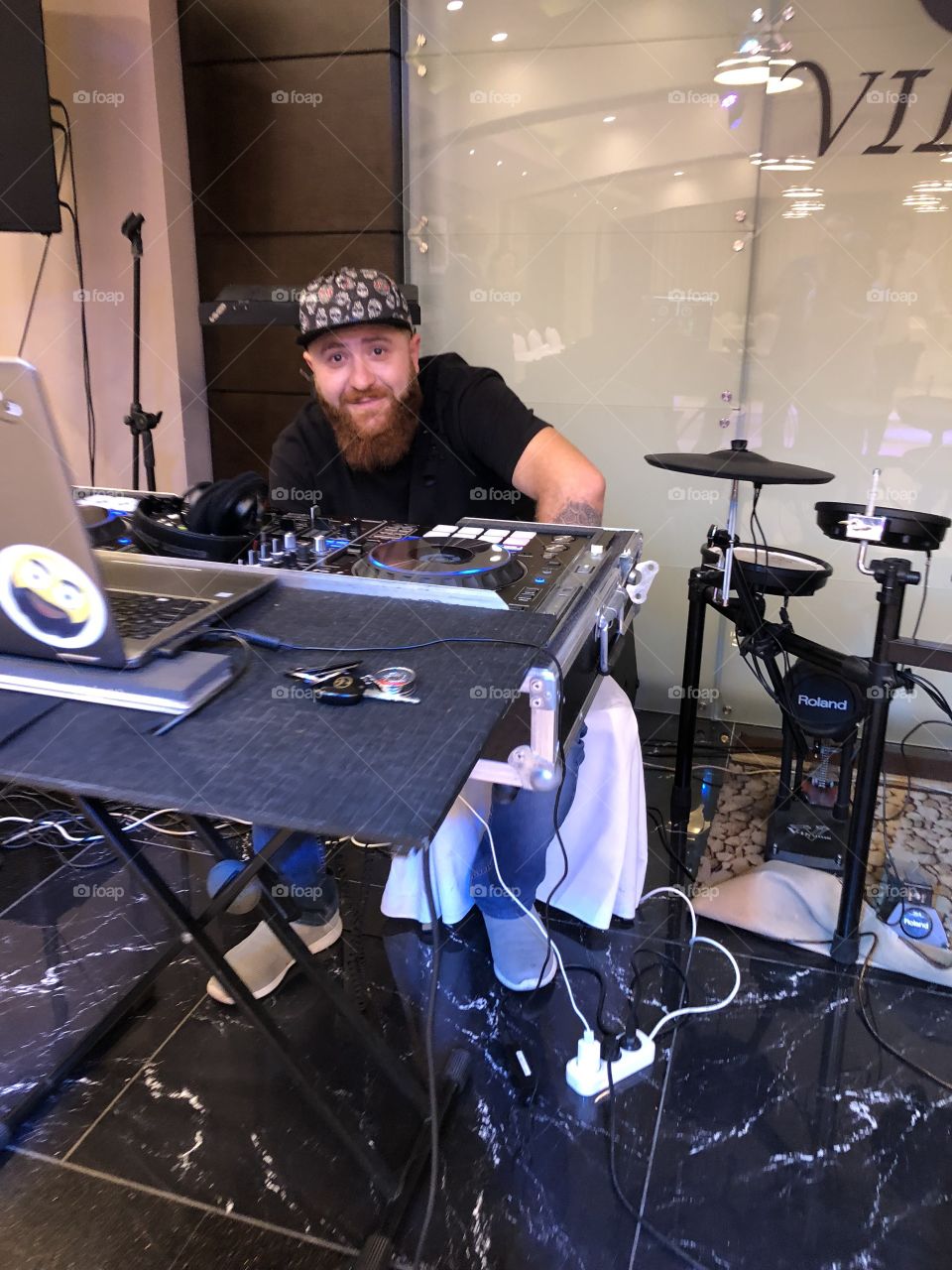 DJ