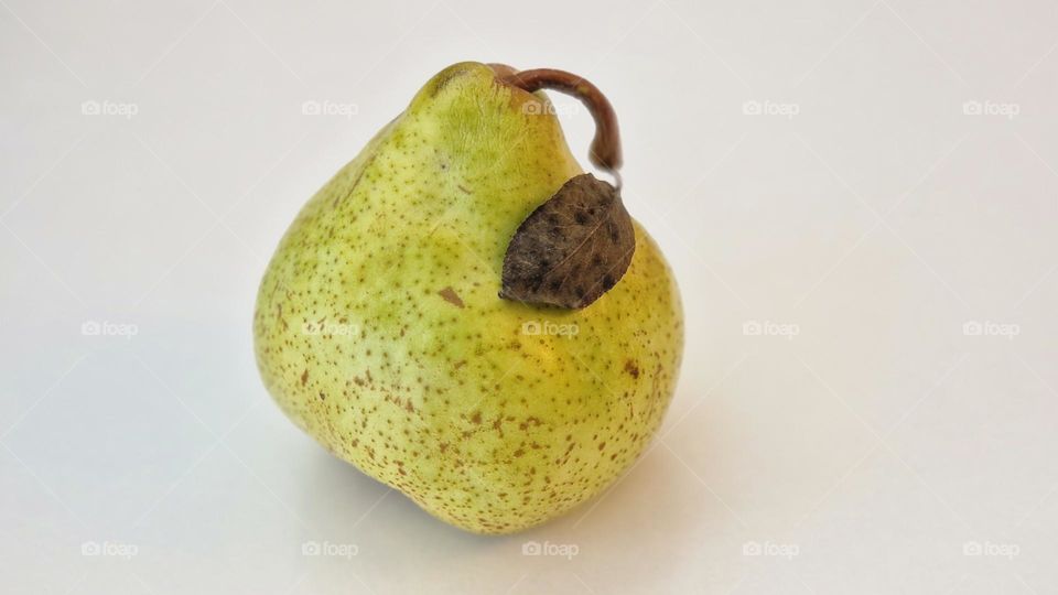 Pear with leaf