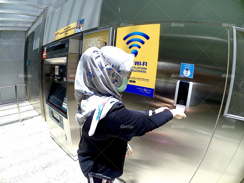 Alwais use hand sanitizer 