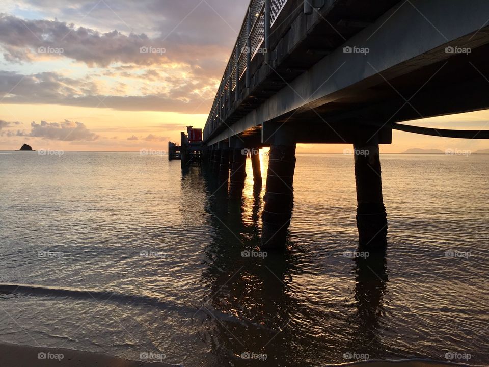 Sunset view under the jetty @ palm cove 