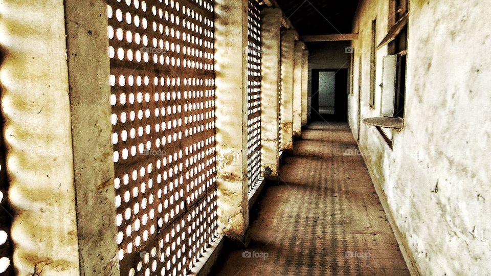 Path. An abandoned place that used to be a madhouse a century ago.
Rio de Janeiro, Brasil