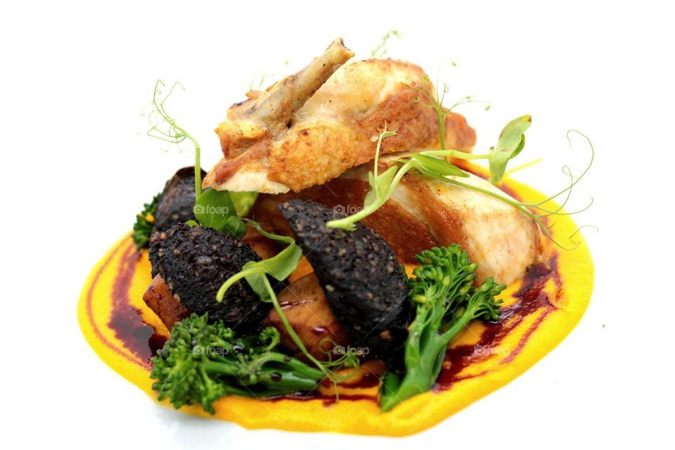 black pudding with chicken and broccoli