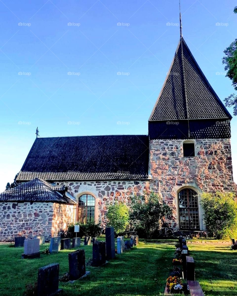 Is this perhaps the most beautiful stone church in Finland? This Eckerö church is located in Ahvenanmaa