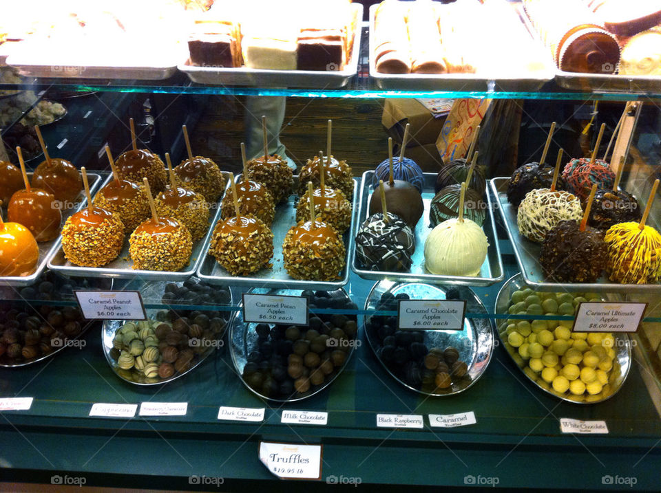 apple candy chocolate store by cable