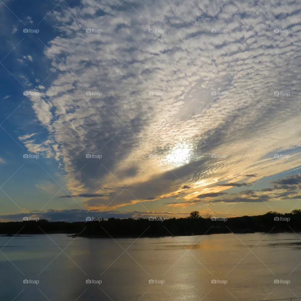Jetting clouds