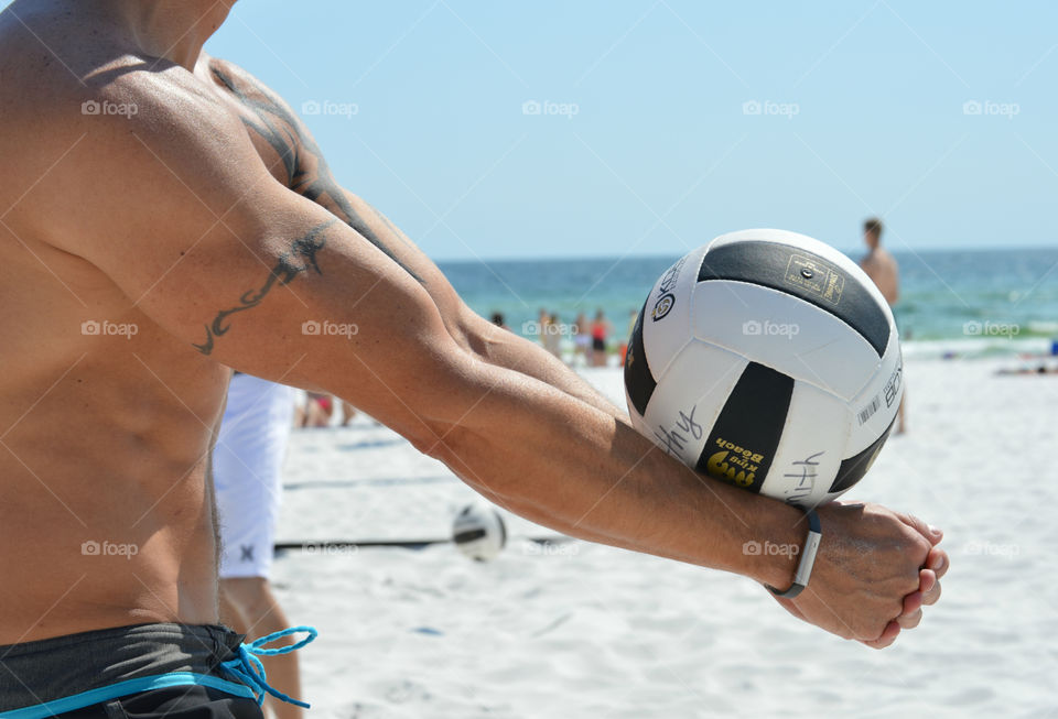 MISFIT IN ACTION: What better way to give the MISFIT SHINE 2  or the MISFIT RAY a physical workout then to indulge in a volleyball game or a workout on the endless stretch of sugar white sand on the beach! 