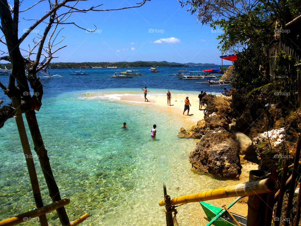 Hidden island resort slight accessable by visitors