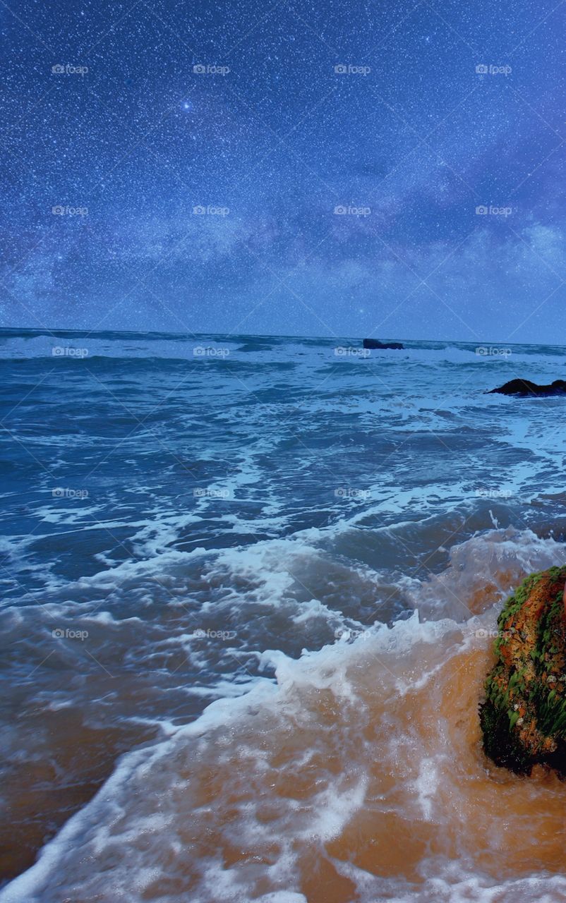 smell the sea & feel the sky.
_Mount Lavinia Beach is Sri Lanka_
