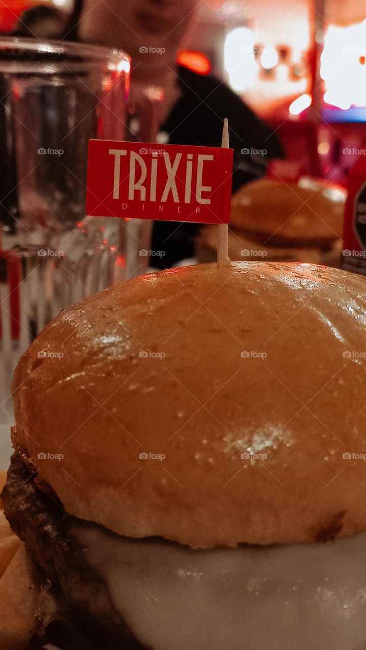 TRIXIE DINER BAR RETRO