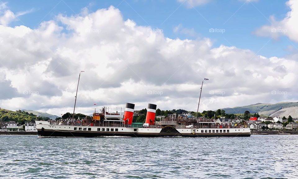 Paddle steamer 