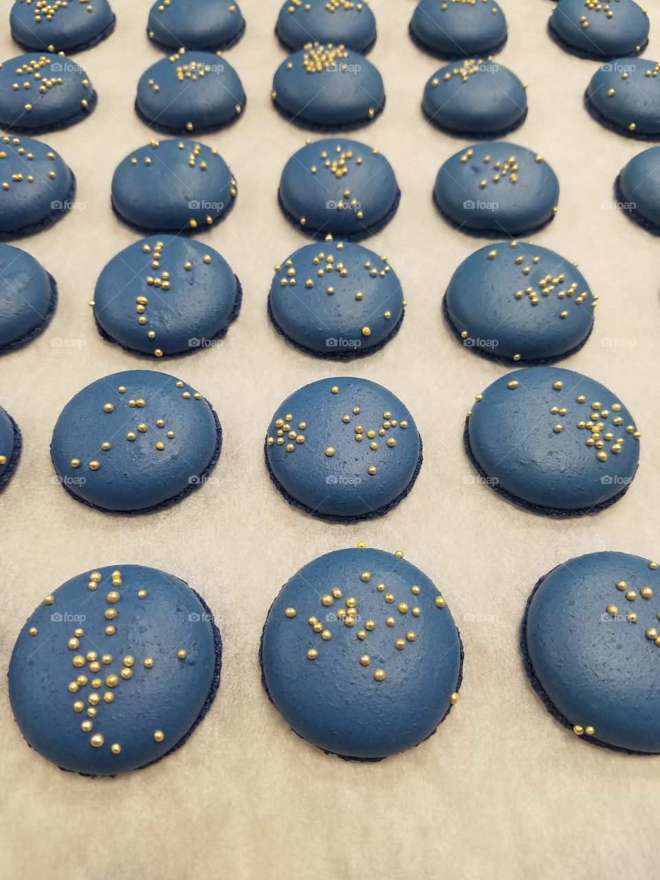 blue macarons