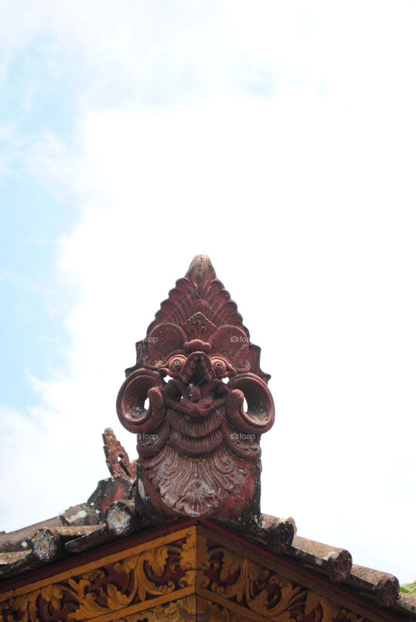 The corner of balinese house roof