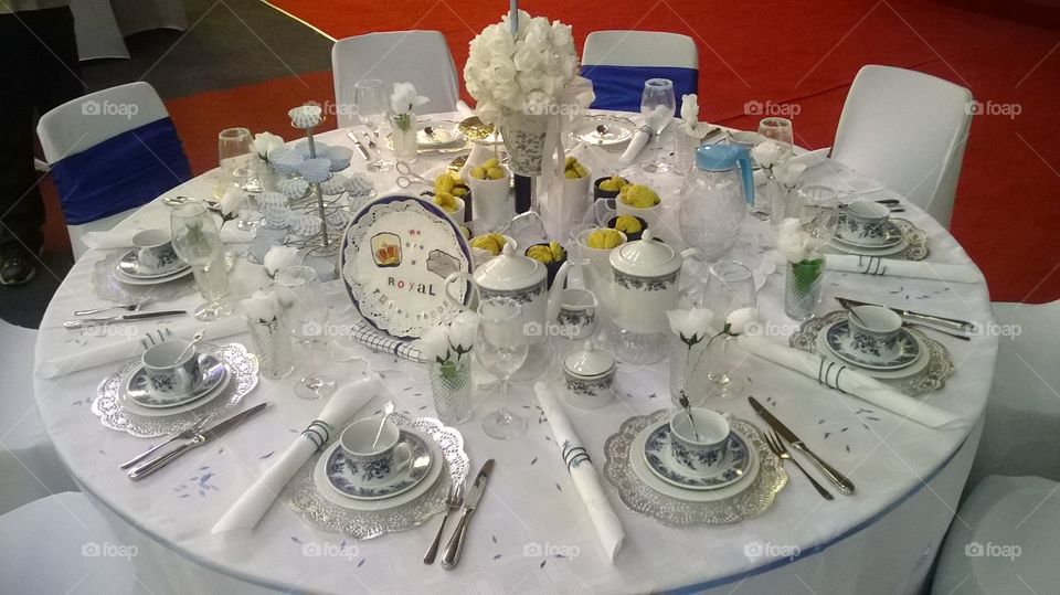 table setting -blue and white