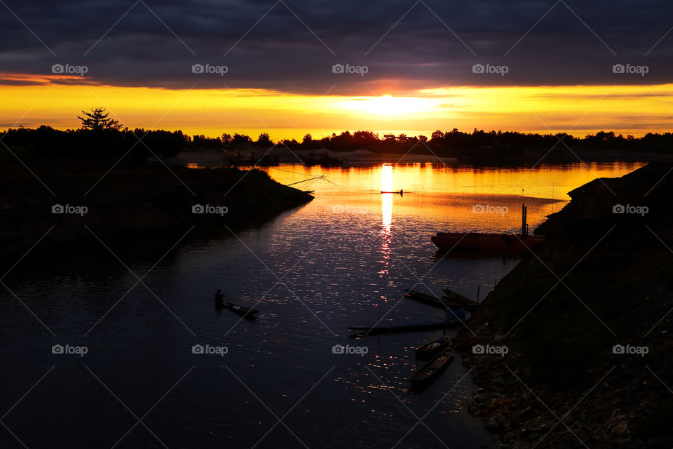 Sunrise at Mekong River Side 