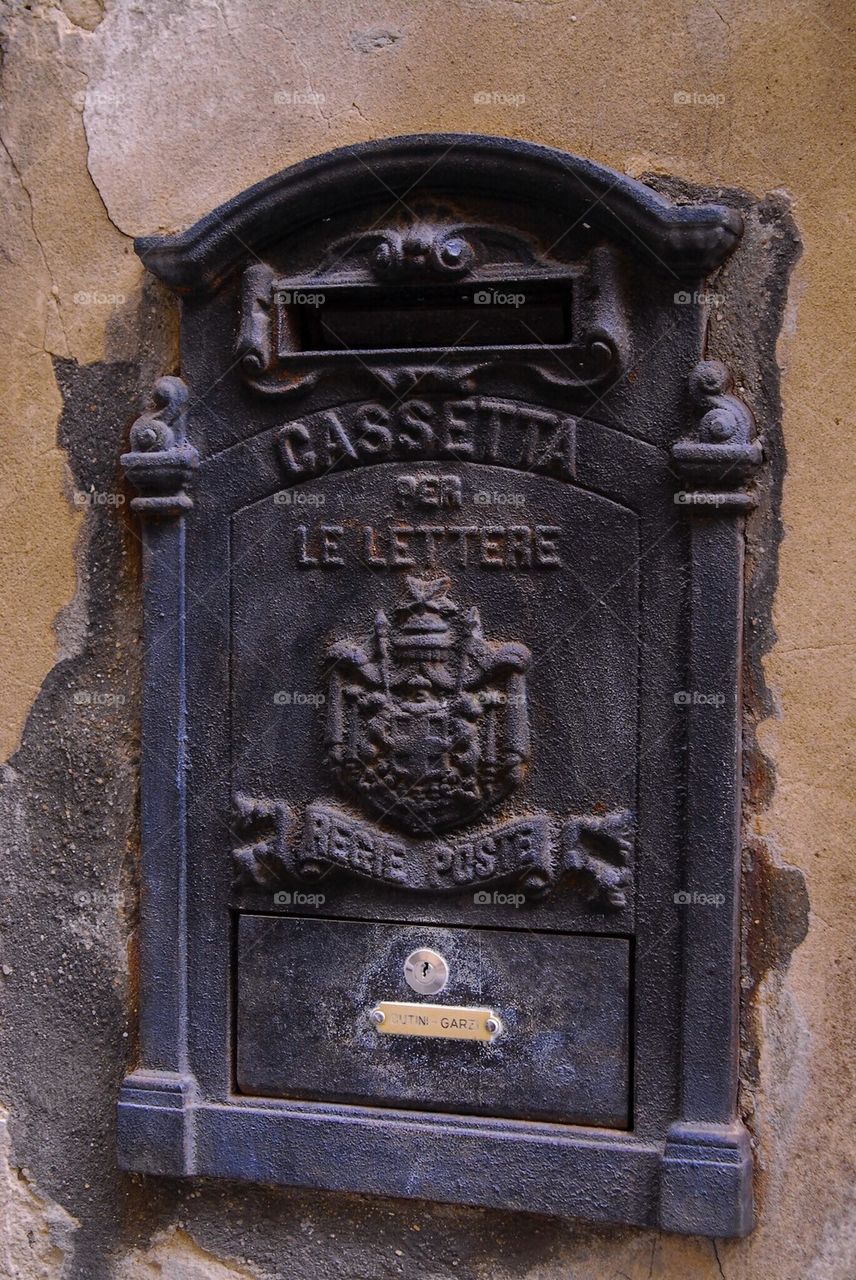 Tuscan letter box