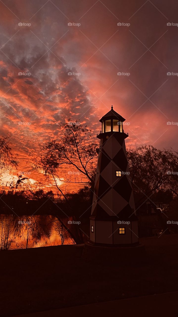 After watching the Sunset-Twilight go from dinghy to spectacular in 30 minutes i am amazed how the atmosphere can explode in such Beautiful Gorgeous magnificent Color Spectacle.