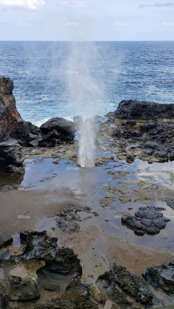 Maui, natural blow hole.