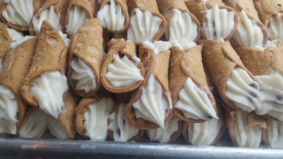 Cannoli sweets