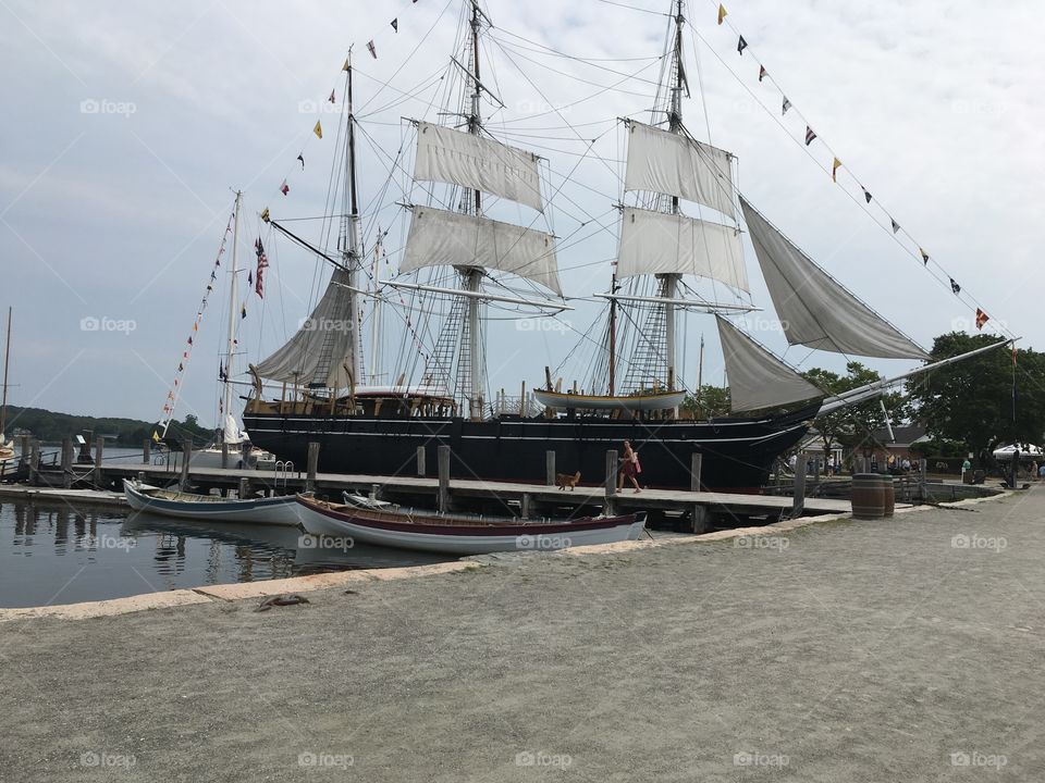 An old American ship!
