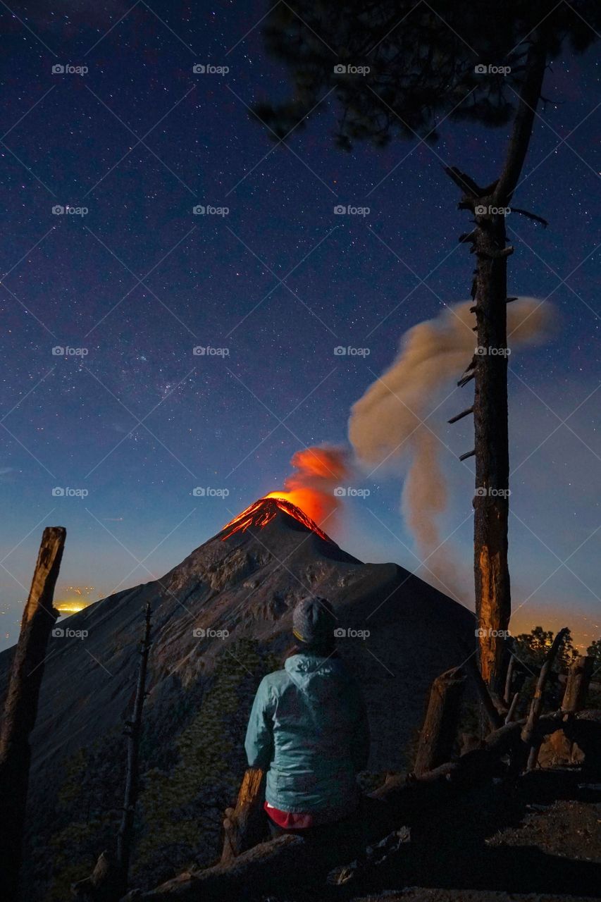 I'll never forget this night, the sky full of stars, the volcano erupting every few minutes, warming up by the bonfire with a hot chocolate in hand. I was the last one to go to sleep, around 1am, because I just couldn't stop watching this.