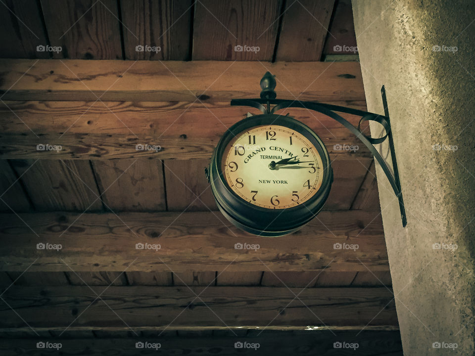 Replica of Grand Central Terminal clock