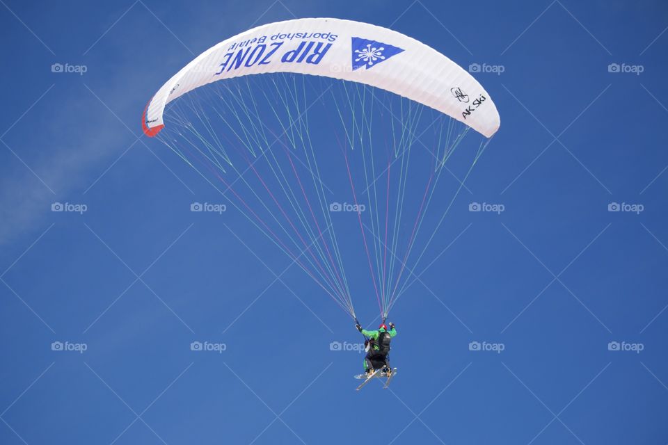 Paraglider