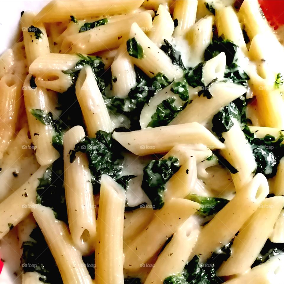 Pasta with gorgonzola sauce and spinach