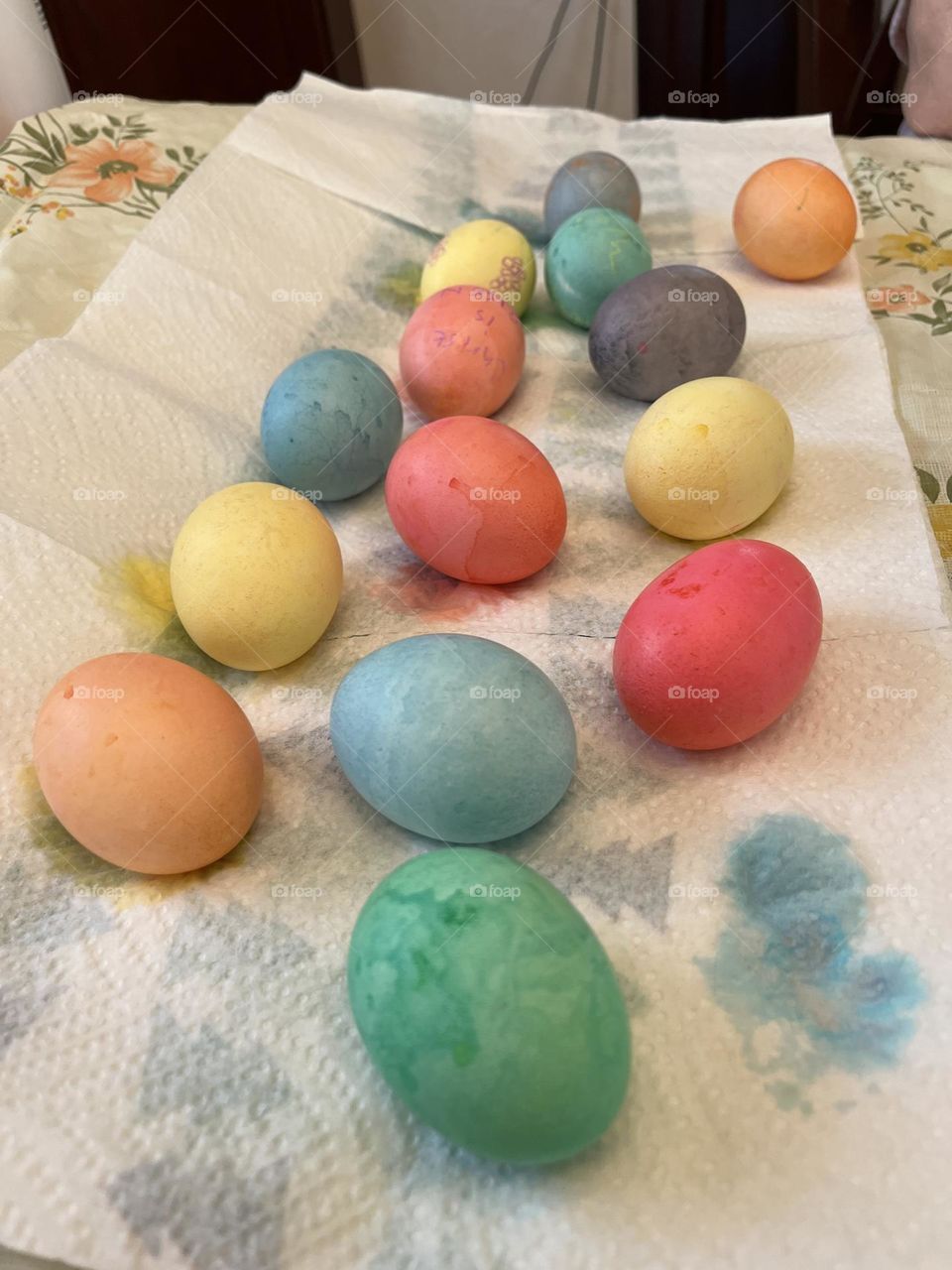 Dying eggs
