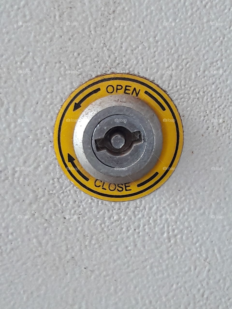 open close unlock lock keyhole arrow direction metal locked key