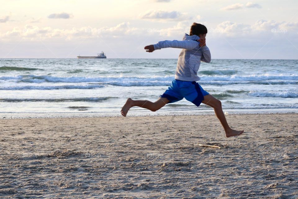 Beach stunts, run and jump