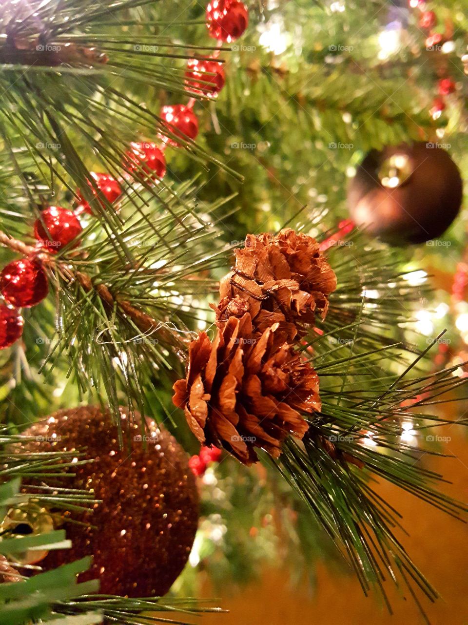I think these little pinecones make a nice addition to our Christmas tree.